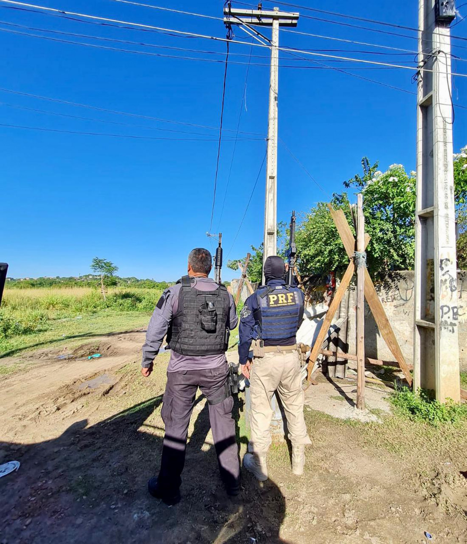 PRF e Polícia Civil participaram da operação - Divulgação/PRF