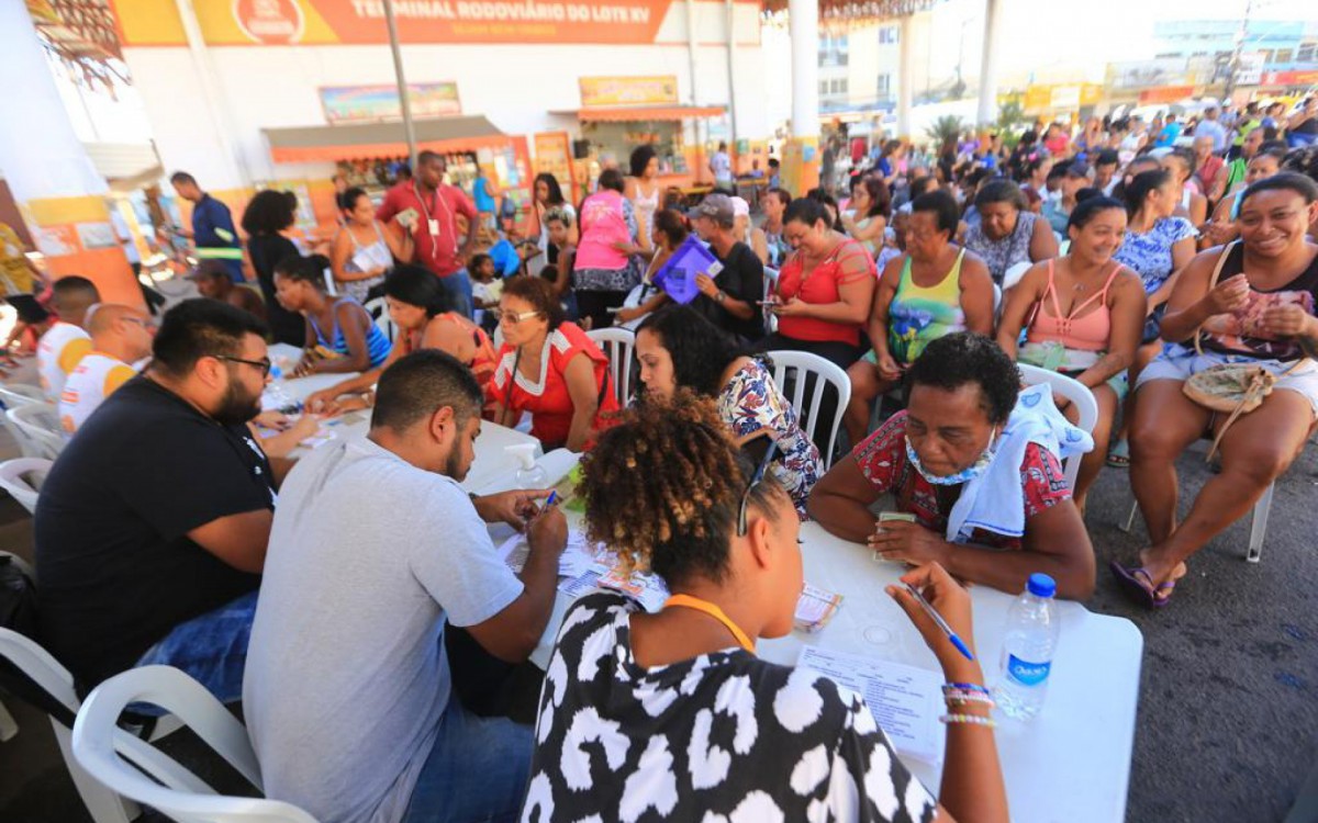 Durante o Dia Delas, diversos servi&ccedil;os foram oferecidos aos moradores do Lote XV e regi&atilde;o