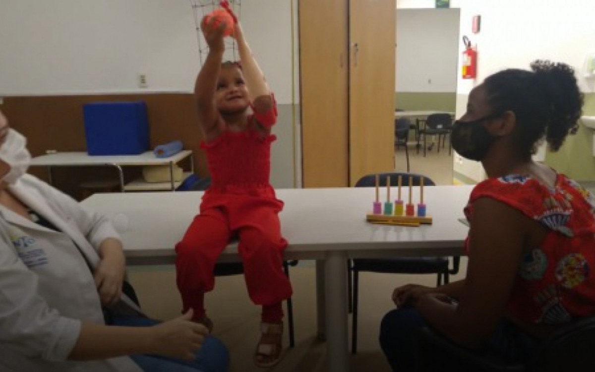 Helo&aacute; realizou o sonho de andar de bicicleta e fazer outras atividades