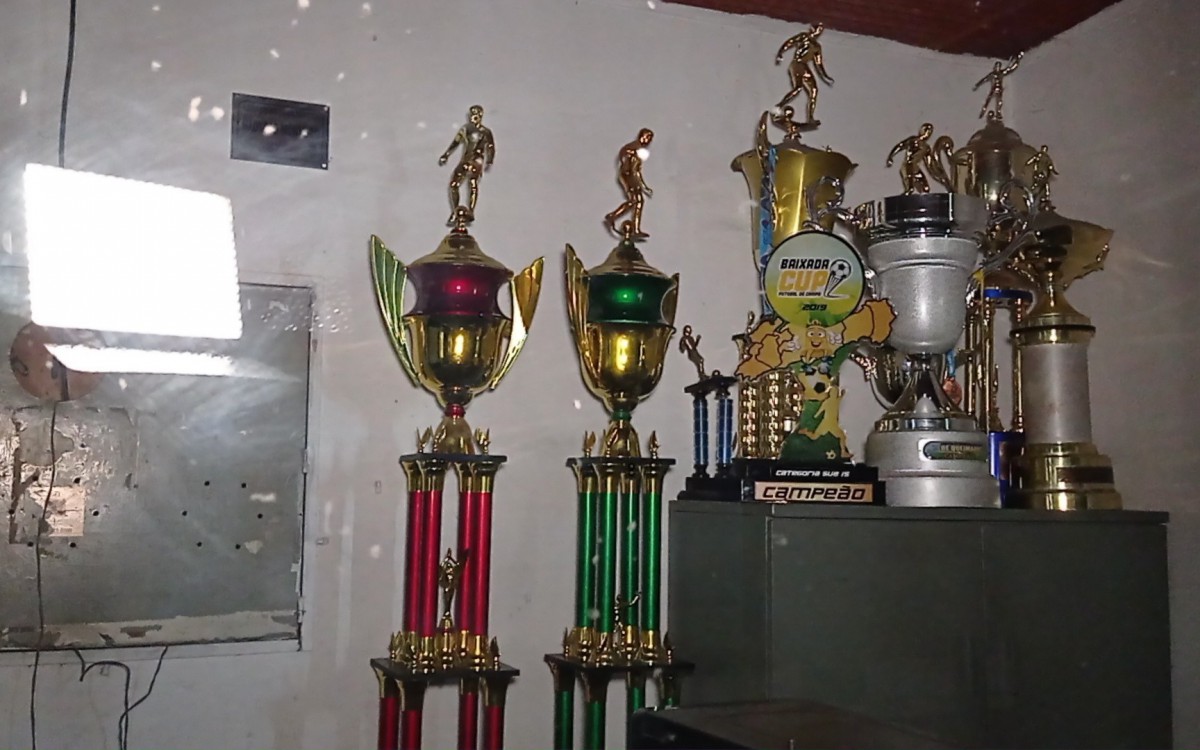 Sala de trof&eacute;us do Queimados Futebol Clube