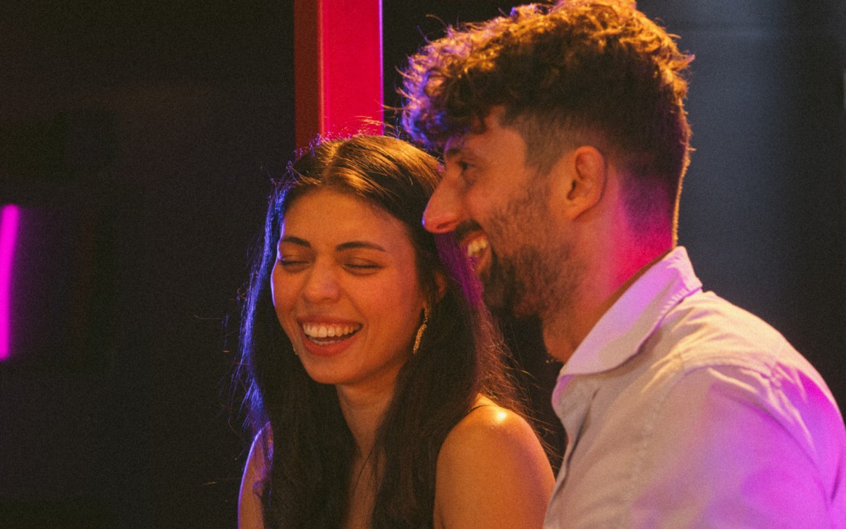 Que tal um date espont&acirc;neo hoje &agrave; noite? Ou uma olhadinha para saber quem est&aacute; solteiro no seu bar favorito? Quem sabe at&eacute; uma festa com 300 pessoas livres e desimpedidas? O Inner Circle oferece tudo isso.