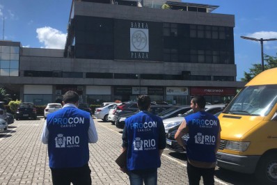 Procon Carioca orienta comerciantes em shopping na Zona Oeste e prevê mais operações pela cidade