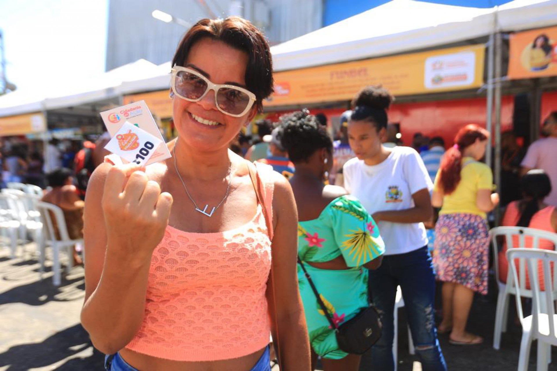 Moradora do Vale do Ip&ecirc;, Fabiana Honorato, 43 anos, soube da a&ccedil;&atilde;o pelas redes sociais da Prefeitura e espalhou para amigos e familiares - Rafael Barreto / PMBR