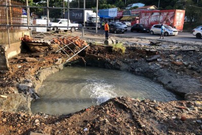 Águas do Rio vai indenizar moradores que tiveram casas afetadas por estouro de adutora
