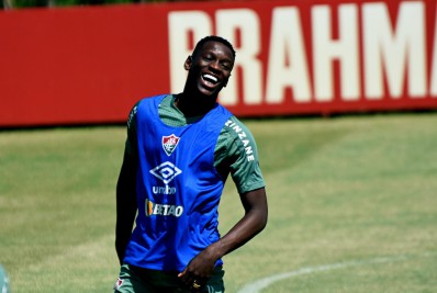 Nino, Luiz Henrique e Felipe Melo são relacionados para final do Carioca. Veja a lista do Fluminense