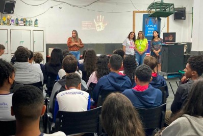 Alunos de Teresópolis aprendem sobre riscos do uso de álcool e drogas
