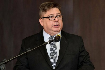 Ministro que proibiu manifestações políticas no Lollapalooza já negou retirada de outdoors pró-Bolsonaro 