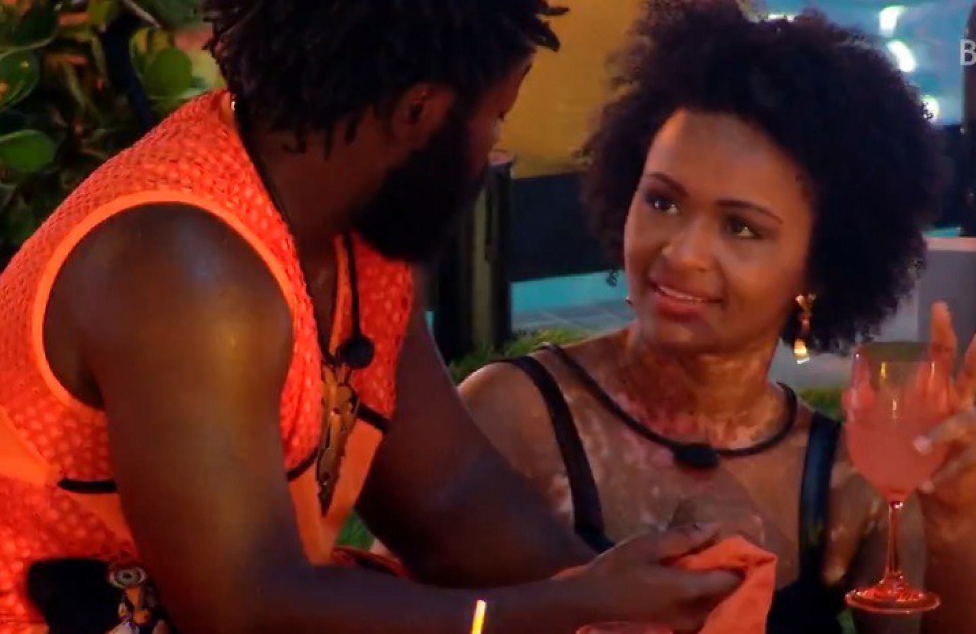 Natália desabafa com Douglas Silva - Reprodução