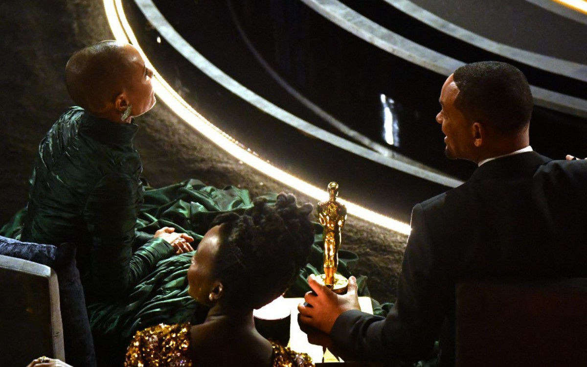 Jada Pinkett Smith e Will Smith na cerimônia do Oscar 2022 - AFP