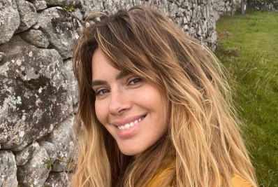 Carolina Dieckmann mostra quadro que pintou e fãs elogiam: 'Maravilhoso'