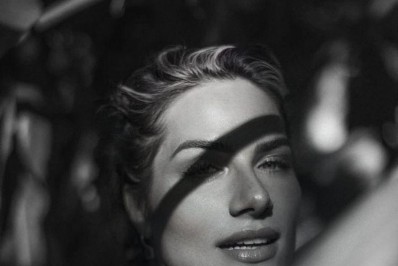 Giovanna Ewbank chama atenção em cliques em meio a natureza