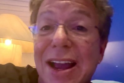 Boninho avisa que vai entrar na casa do 'BBB 22' e promete 'fortes emoções'