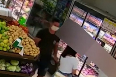 PM é preso após encostar parte íntima em mulher em supermercado