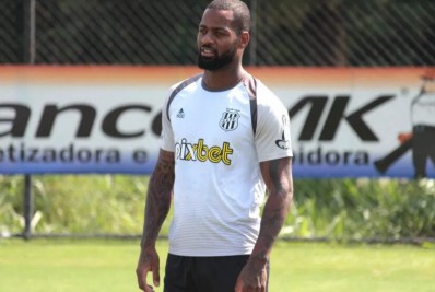 Ex-Vasco, Dedé cogita aposentadoria após 10 meses parado: 'Estou pensativo'