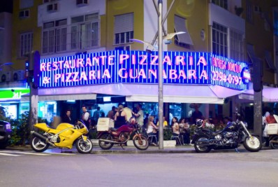 Empresário denuncia caso de racismo contra adolescente em pizzaria da Zona Sul