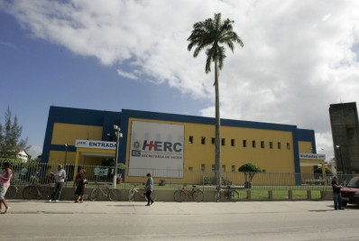 Hospital Estadual de Araruama completa 20 anos e vai ganhar novo centro de trauma e mais  leitos de UTI