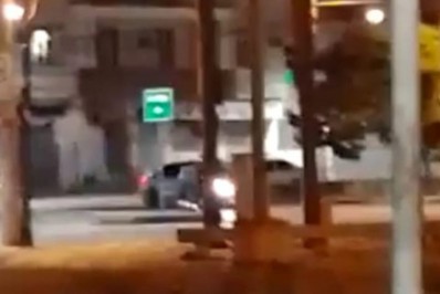 Tentativa de roubo de carro de luxo acaba em tiroteio na Tijuca