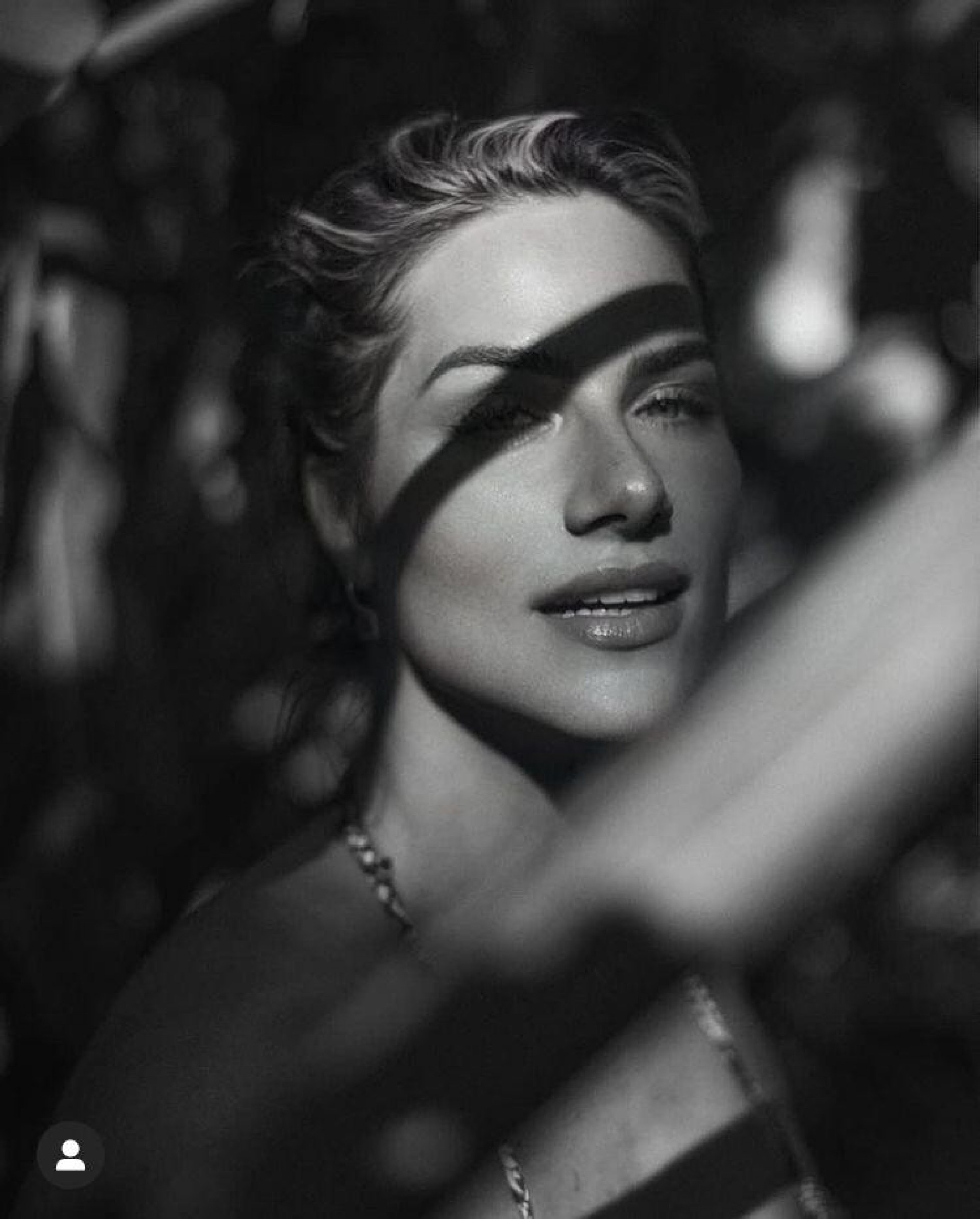 Giovanna Ewbank chama atenção em cliques em meio a natureza - Reprodução Internet