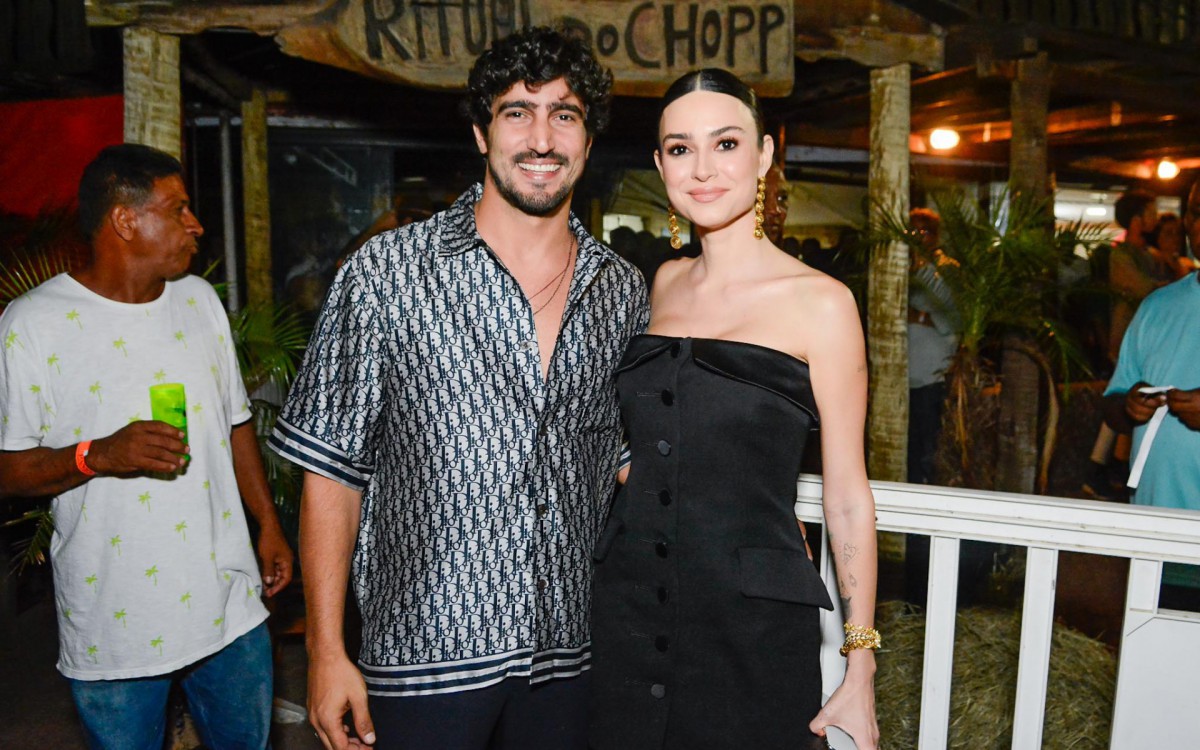 Renato G&oacute;es e Thaila Ayala
