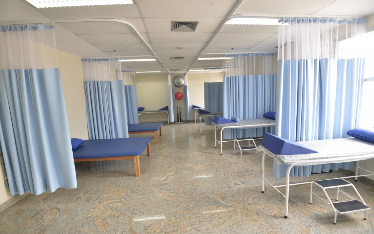 Secret&aacute;rio de Sa&uacute;de do munic&iacute;pio, Daniel Soranz, acompanha inaugura&ccedil;&atilde;o de Centro de Reabilita&ccedil;&atilde;o P&oacute;s-Covid no Hospital Municipal Ronaldo Gazolla, no Acari, Zona Norte