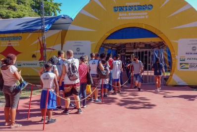 Educação Especial de Mesquita promove passeio ao circo