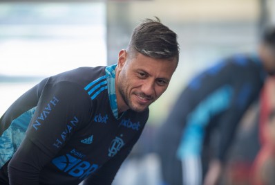 Conflito com Paulo Sousa pode encerrar passagem de Diego Alves pelo Flamengo