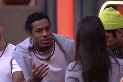 BBB 22: ‘Quem é tu?’, dispara Paulo para Eslovênia sobre a história dos participantes