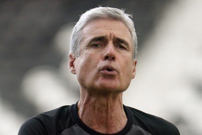 Botafogo inicia transição com Luís Castro, e cinco jogadores são cortados do elenco profissional