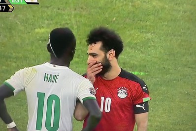 Egito denuncia Senegal por 'racismo' e ataque a ônibus do time nas Eliminatórias