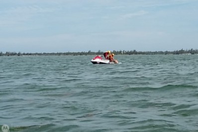 Guarda marítima resgata corpo em lagoa de Arraial do Cabo