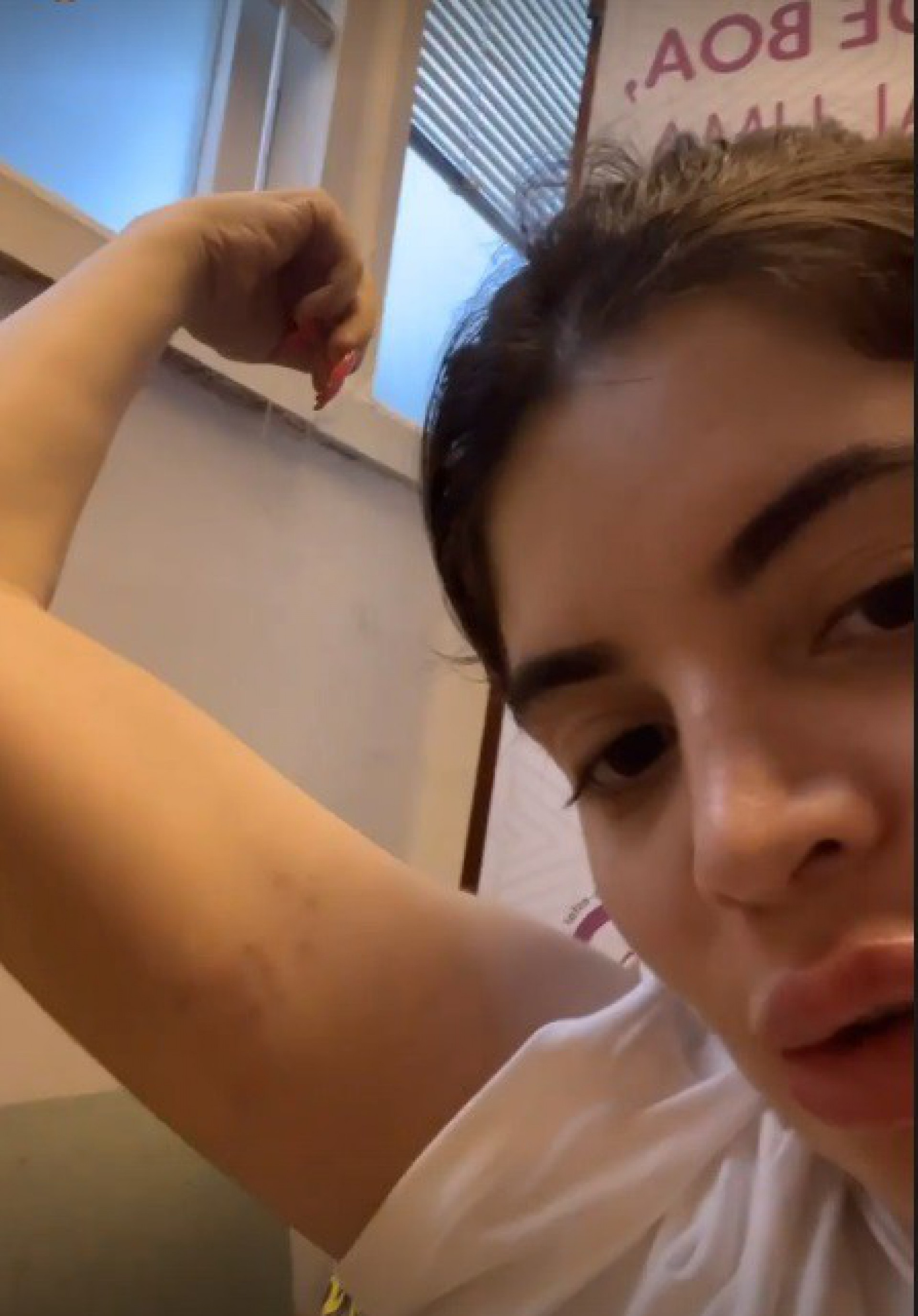 Gkay mostra roxos no corpo por conta dos ensaios do 'Dança dos Famosos' - reprodução de vídeo