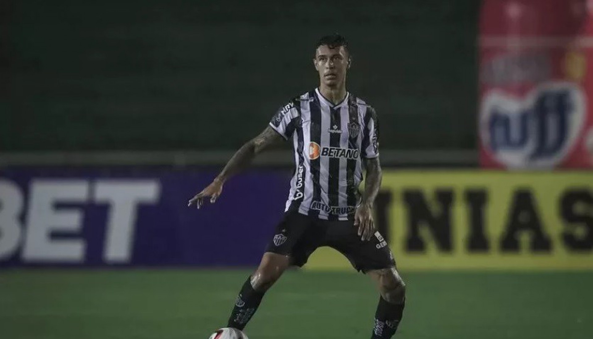 Vitor Mendes, zagueiro do Atlético-MG - Divulgação