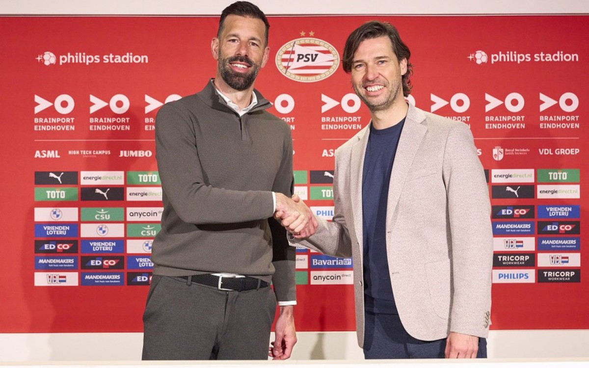 Ruud van Nistelrooy &eacute; o novo treinador do PSV, da Holanda