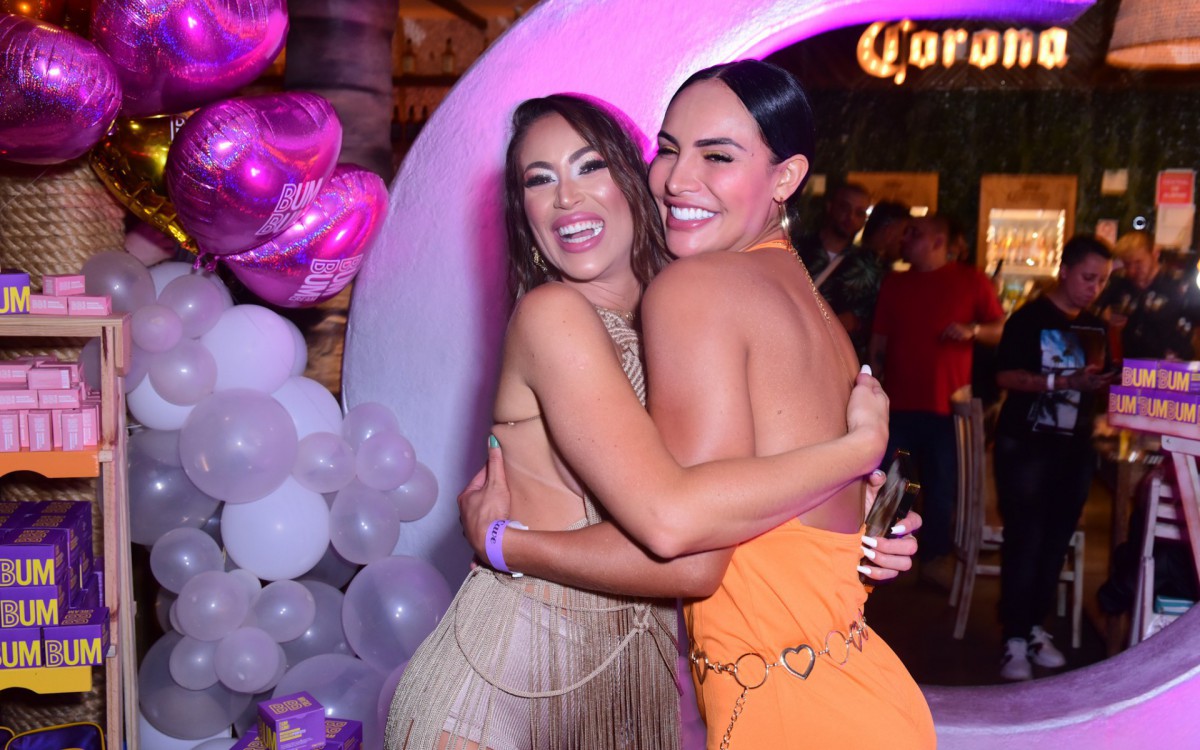 Carol Narizinho e Aline Mineiro