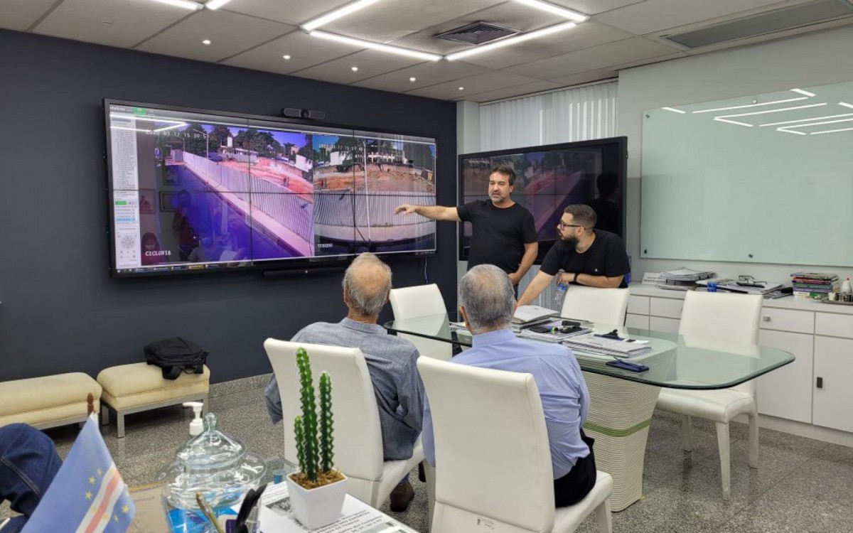 Cabo Frio visita Mesquita para debater sa&uacute;de e tecnologia

