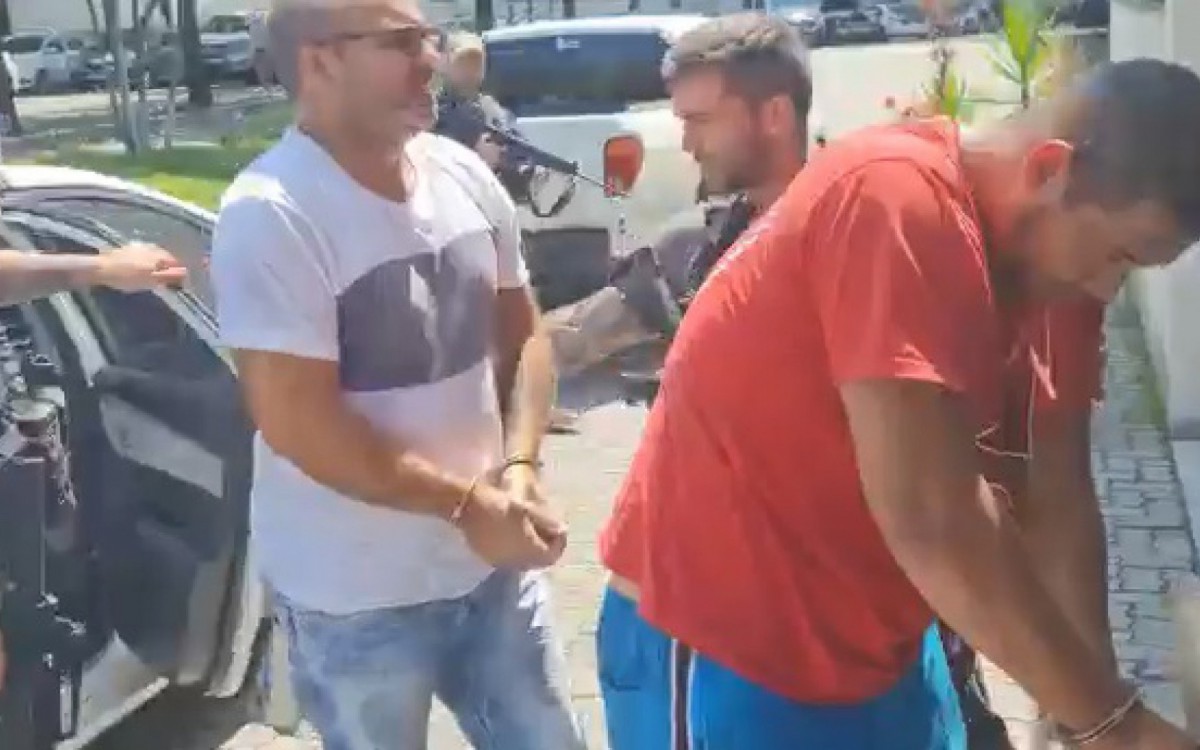 Dupla atuava repelindo a&ccedil;&otilde;es de rivais e for&ccedil;as de seguran&ccedil;a