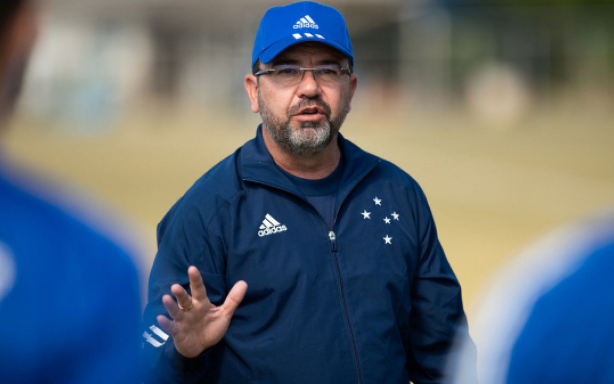 Em 2020, Enderson Moreira teve passagem pelo Cruzeiro