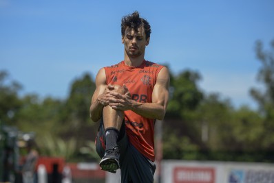 Zagueiro do Flamengo, Rodrigo Caio pode retornar aos gramados somente no meio de 2022