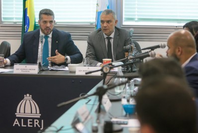 Comissão da Alerj ouve prefeito de Petrópolis sobre ações após tragédia na cidade