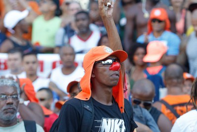 Audiência termina sem acordo e greve dos garis continua 