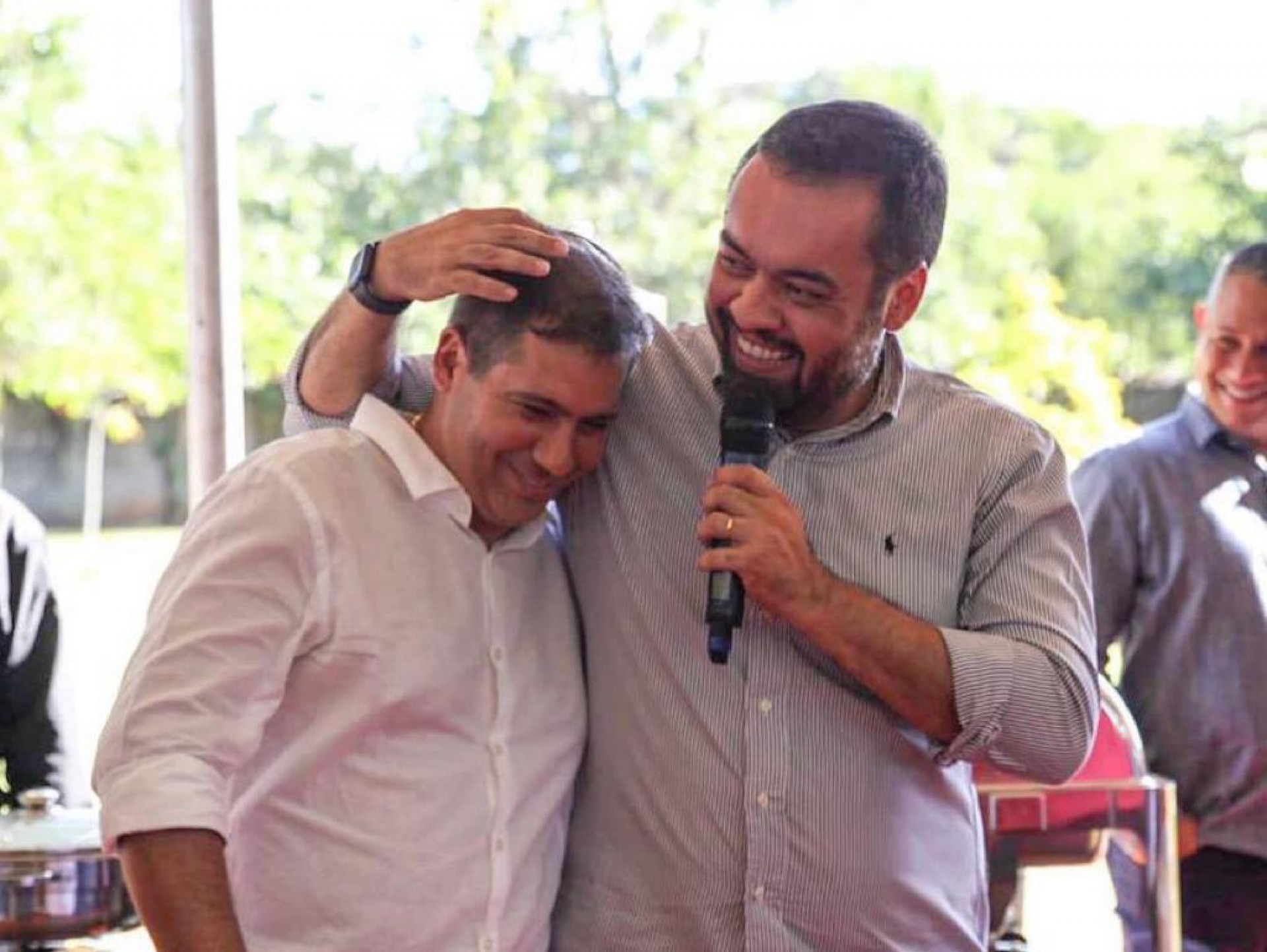 Castro e Dr Serginho, o autor do projeto que pediu a obra no Canal Itajur&uacute;  - Divulga&ccedil;&atilde;o 