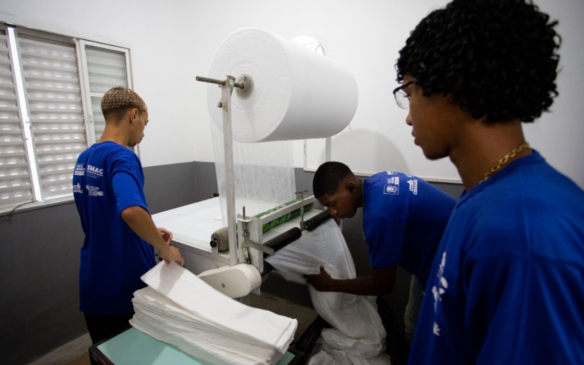 Prefeitura de VR inaugura segunda F&aacute;brica de Fraldas  - Cris Oliveira