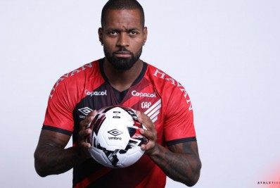 Ídolo do Vasco, Dedé é anunciado por clube da Série A