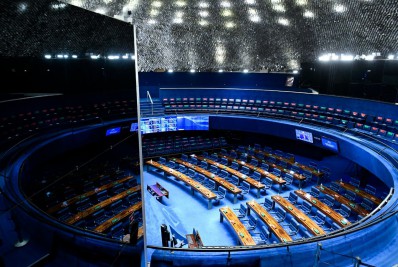 Como os candidatos ao Senado lidam com dinheiro público?