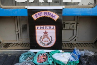 Homem é preso com farta quantidade de drogas em Araruama