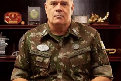 Bolsonaro nomeia general Freire Gomes para comando do Exército