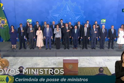 Bolsonaro participa de cerimônia de apresentação de novos ministros