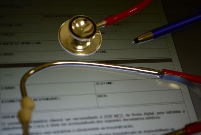 Reclamações contra planos de saúde caem 10% em agosto, afirma ANS