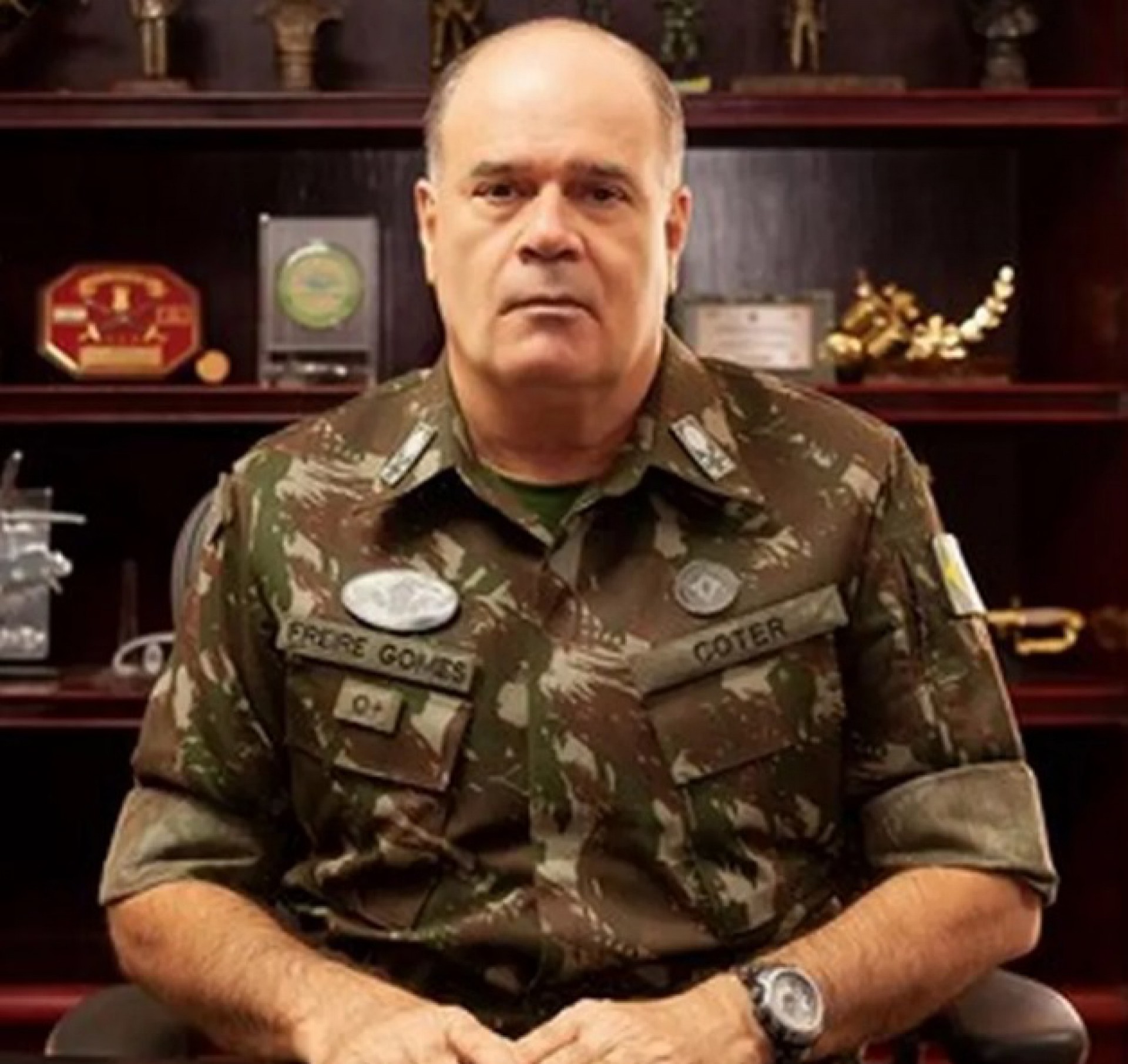 Bolsonaro nomeia general Freire Gomes para comando do Exército
