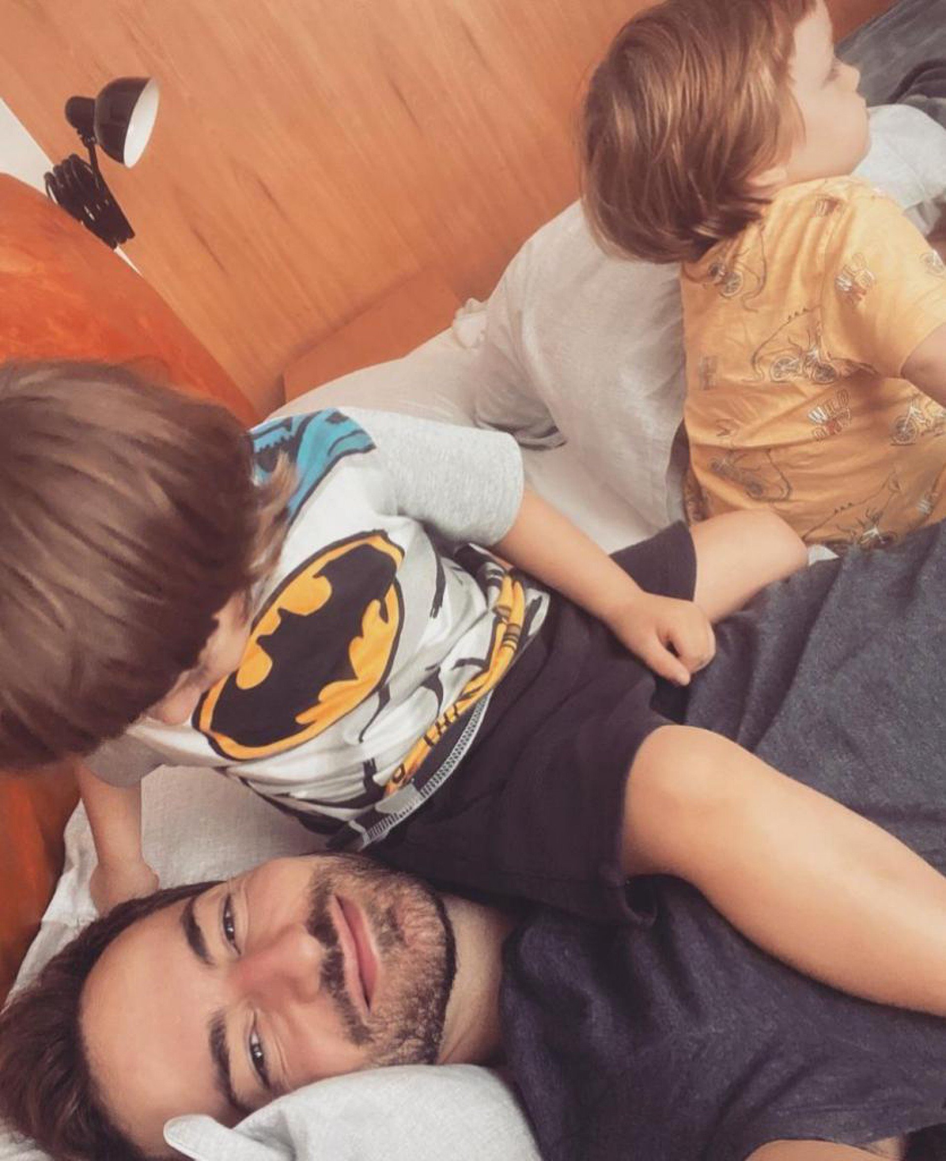 Thales Bretas com os filhos Gael e Romeu - Reprodução